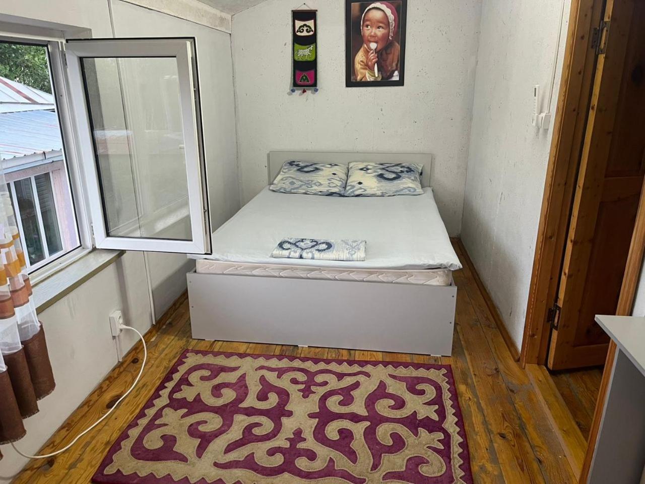Toktogul Ghesthouse Otel Dış mekan fotoğraf