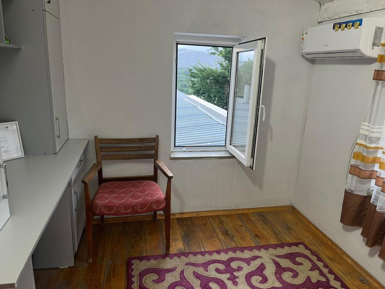 Toktogul Ghesthouse Otel Dış mekan fotoğraf