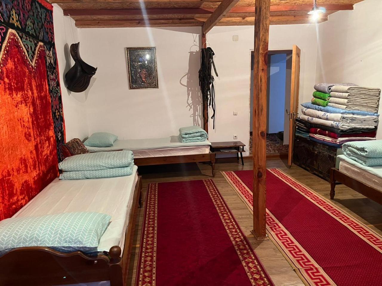 Toktogul Ghesthouse Otel Dış mekan fotoğraf