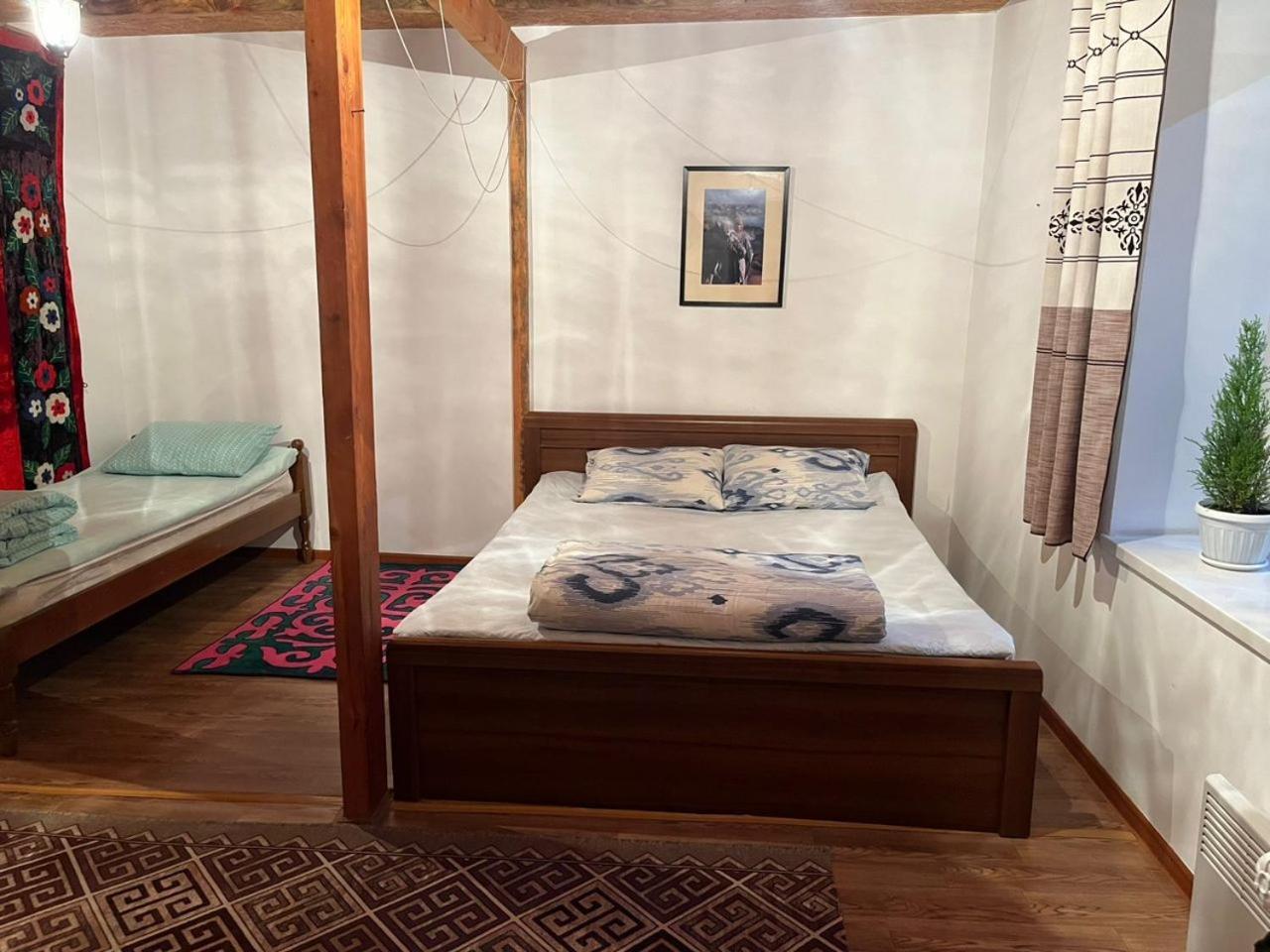 Toktogul Ghesthouse Otel Dış mekan fotoğraf