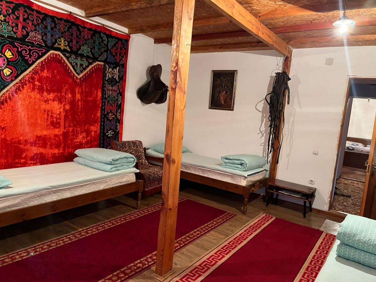 Toktogul Ghesthouse Otel Dış mekan fotoğraf