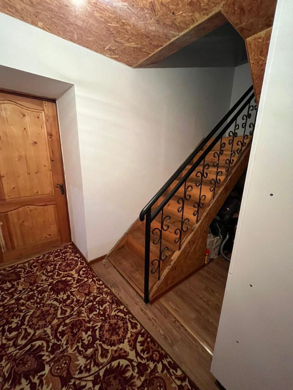Toktogul Ghesthouse Otel Dış mekan fotoğraf