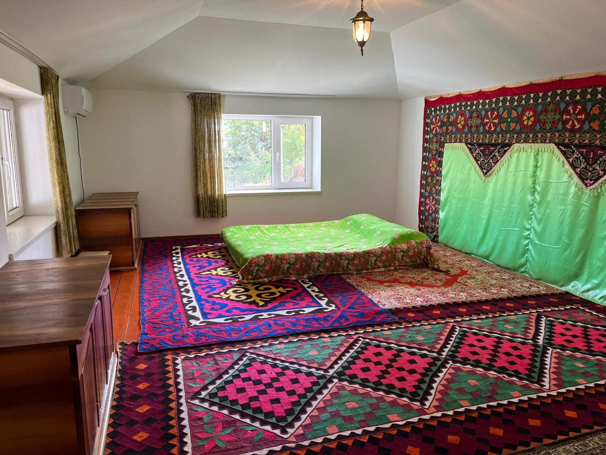 Toktogul Ghesthouse Otel Dış mekan fotoğraf